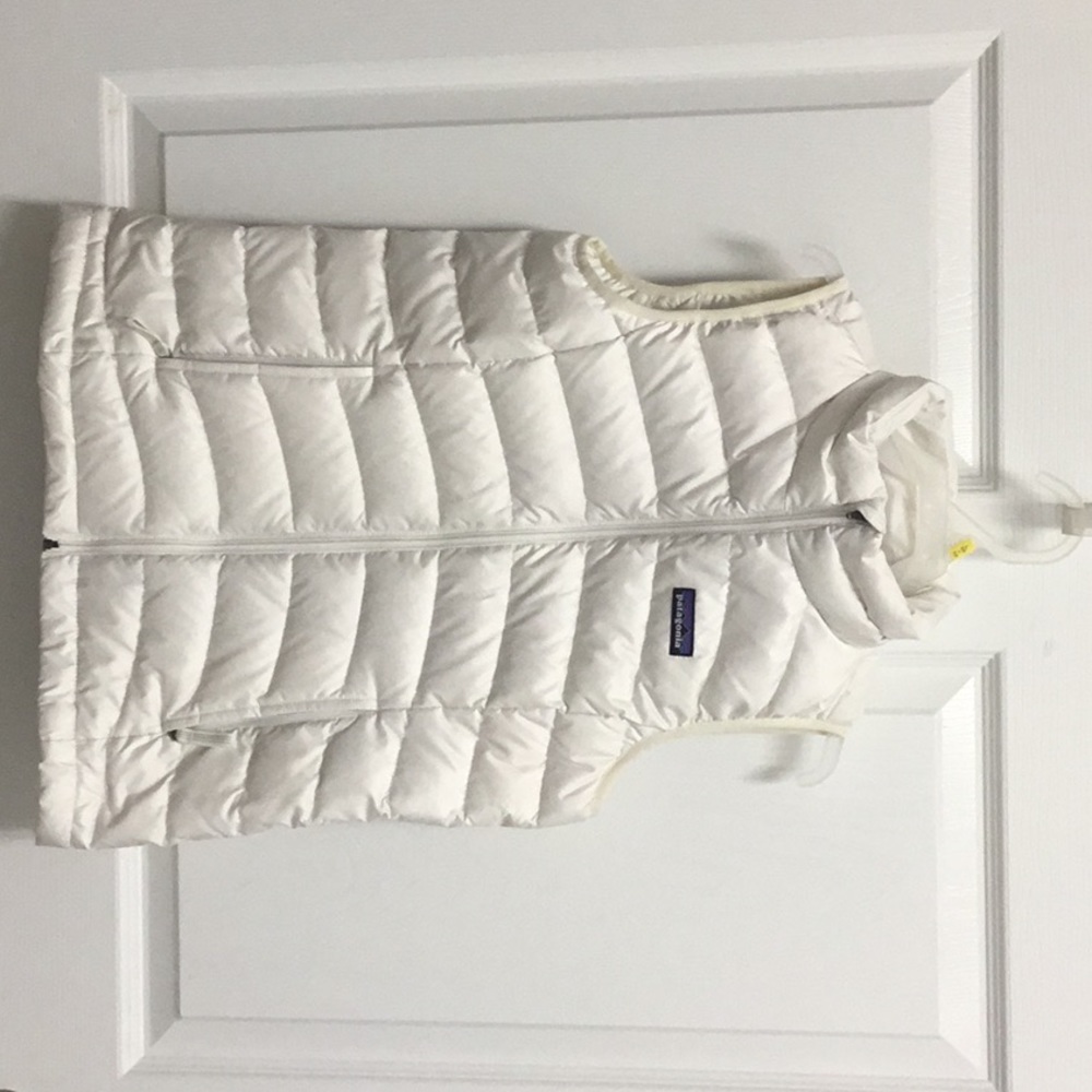 Patagonia kids white vest in good condition